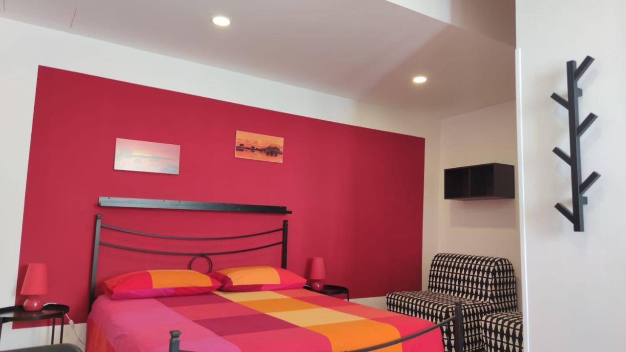モノーポリ Al Fly Bed & Breakfast エクステリア 写真
